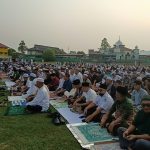 Ratusan Jemaah Gelar Sholat Istisqo Bersama di Lapangan Satria Muara Muntai Ulu